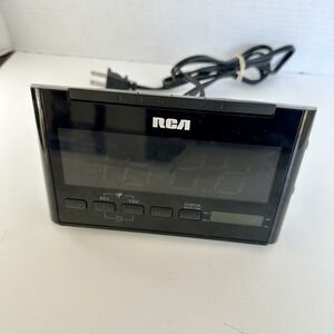 RCA RC40-A Dual Alarm AM/FM Digital Clock Radio Works Gray Black